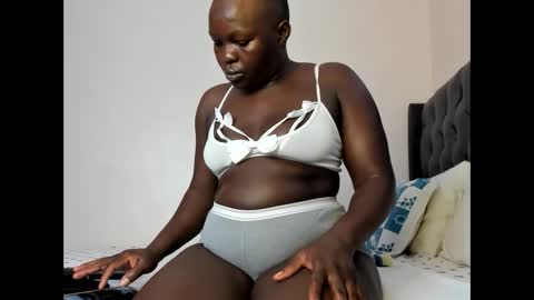 Snapshot of freaky_maria chatting on 01/09/25, 05:44 Maria online show from 01/09/25, 05:44
