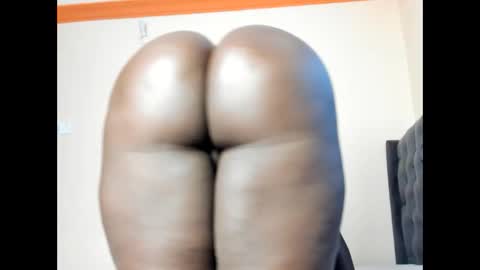Snapshot of freaky_maria chatting on 03/12/25, 09:23 Maria online show from 03/12/25, 09:23