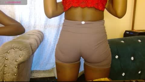 Snapshot of freaky_shamzzy chatting on 10/16/25, 02:51 shamika online show from 10/16/25, 02:51