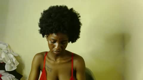 Snapshot of freaky_shamzzy chatting on 12/17/25, 03:40 shamika online show from 12/17/25, 03:40