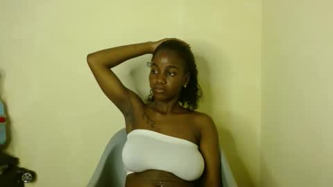 Snapshot of freaky_shamzzy chatting on 01/11/26, 04:23 shamika online show from 01/11/26, 04:23