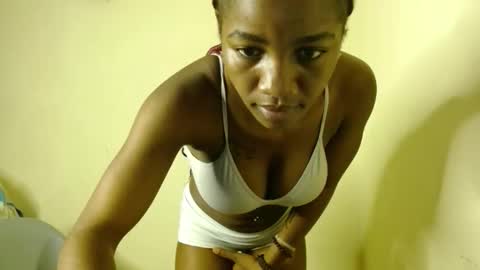 Snapshot of freaky_shamzzy chatting on 02/19/26, 12:12 shamika online show from 02/19/26, 12:12
