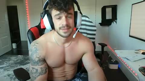 Snapshot of freakyfitking chatting on 12/21/24, 05:07 freakyfitking online show from 12/21/24, 05:07