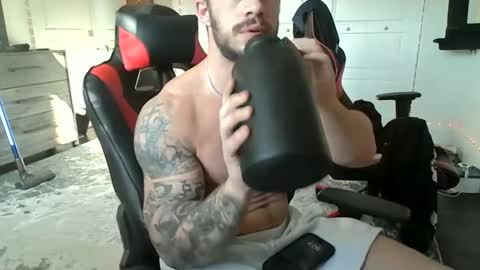 Snapshot of freakyfitking chatting on 01/12/25, 09:08 freakyfitking online show from 01/12/25, 09:08