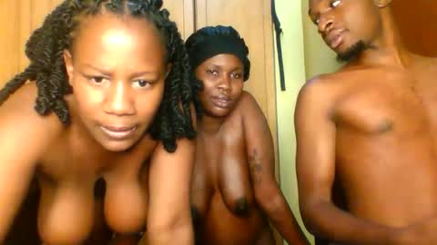 Snapshot of freakyg292511 chatting on 12/04/25, 12:03 freakyg292511 online show from 12/04/25, 12:03