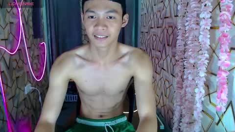 Snapshot of freakymarkxxx chatting on 05/24/26, 12:10 Mark online show from 05/24/26, 12:10