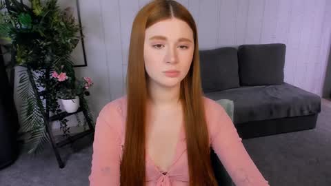Snapshot of freckle_diyana chatting on 01/19/25, 12:49 Diyana online show from 01/19/25, 12:49