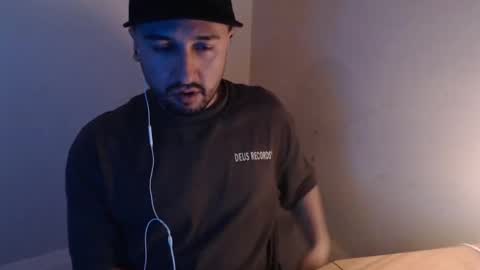 Snapshot of fred_555 chatting on 09/15/25, 10:04 fred_555 online show from 09/15/25, 10:04