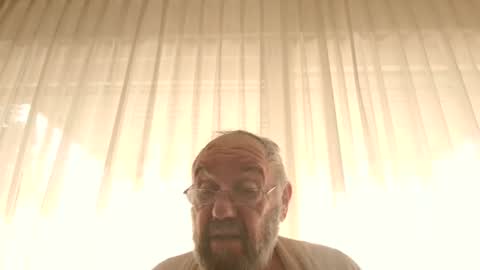 Snapshot of fredaldavid chatting on 12/13/24, 10:19 David Fredal online show from 12/13/24, 10:19