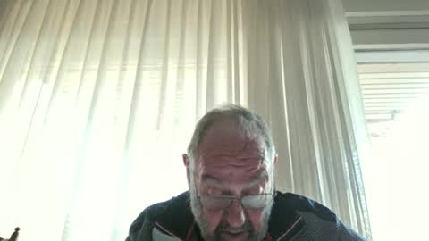 Snapshot of fredaldavid chatting on 01/12/25, 03:25 David Fredal online show from 01/12/25, 03:25