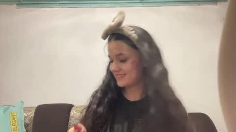 Mia online show from 06/01/26, 04:09