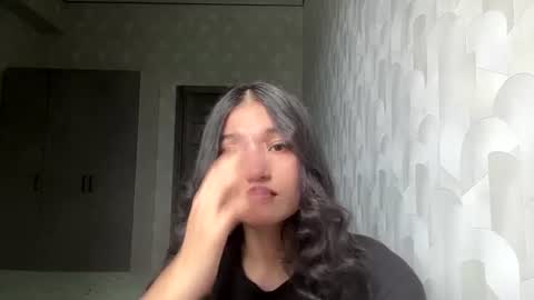 Mia online show from 06/20/26, 05:21