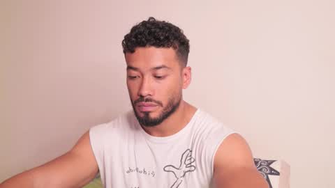 Snapshot of freddsexxx chatting on 11/10/25, 02:38 FredSeXXX online show from 11/10/25, 02:38