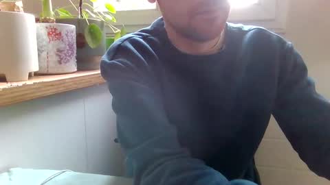 Snapshot of fredthetom12 chatting on 12/18/24, 11:02 Greedy Fred online show from 12/18/24, 11:02