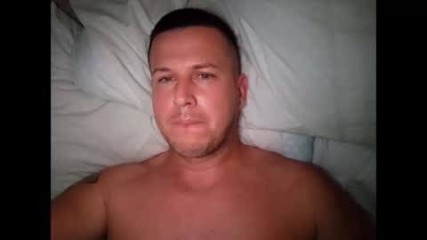 fredwilliam26 online show from 10/21/25, 01:23