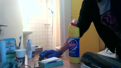 Snapshot of freedomloveherr chatting on 12/18/25, 12:11 Matricks seven online show from 12/18/25, 12:11