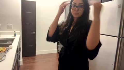 Snapshot of freesoulmovement chatting on 12/17/24, 10:12 jasmineandaladin69 online show from 12/17/24, 10:12