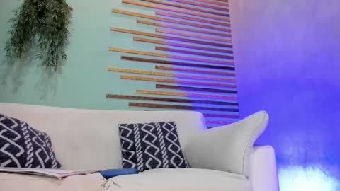 Snapshot of french_sexx chatting on 11/21/25, 07:45 Xavier online show from 11/21/25, 07:45