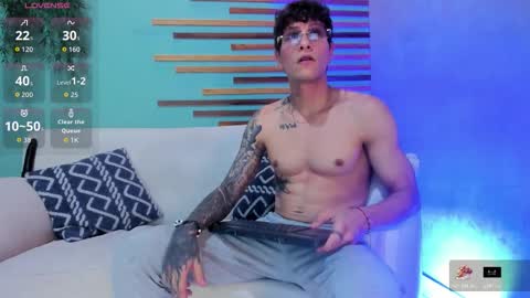 Snapshot of french_sexx chatting on 11/26/25, 07:37 Xavier online show from 11/26/25, 07:37