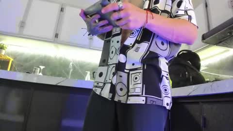 Snapshot of french_sexx chatting on 12/14/25, 07:36 Xavier online show from 12/14/25, 07:36