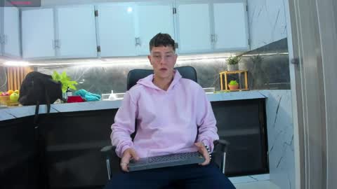 Xavier online show from 04/14/26, 01:55