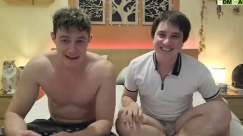 Snapshot of frenchhornybibs chatting on 03/04/25, 08:27 French Horny Bibs online show from 03/04/25, 08:27