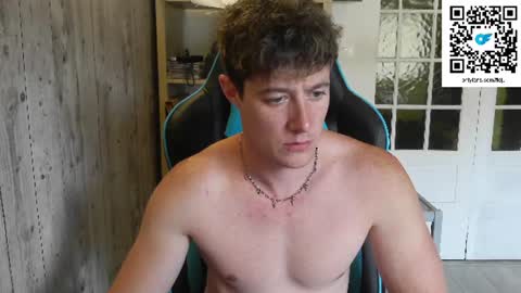 Snapshot of frenchhornybibs chatting on 06/04/26, 12:00 French Horny Bibs online show from 06/04/26, 12:00