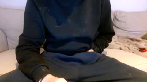 Snapshot of frenchms chatting on 12/12/24, 05:37 frenchms online show from 12/12/24, 05:37