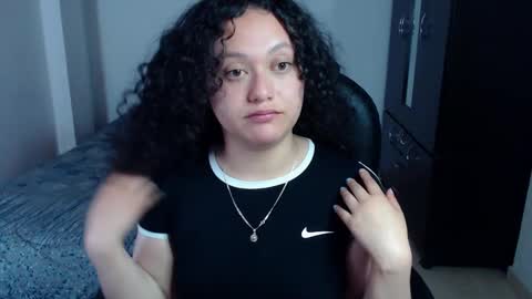 Snapshot of freud_x_louise1 chatting on 12/04/24, 05:38 Louise  online show from 12/04/24, 05:38