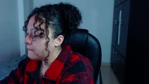 Snapshot of freud_x_louise1 chatting on 12/09/24, 05:40 Louise  online show from 12/09/24, 05:40