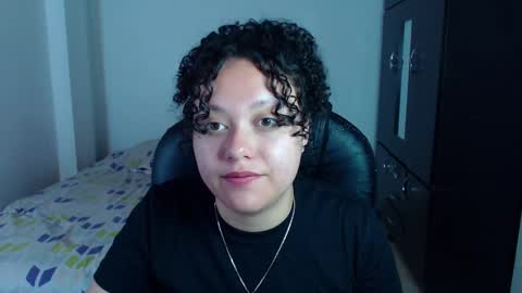 Snapshot of freud_x_louise1 chatting on 01/10/25, 09:23 Louise  online show from 01/10/25, 09:23