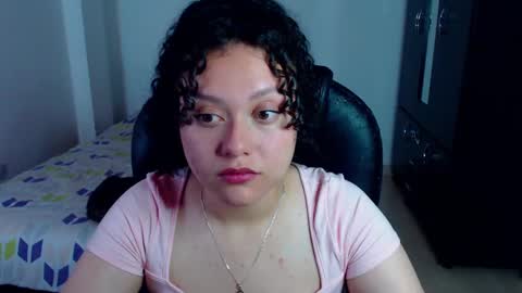 Snapshot of freud_x_louise1 chatting on 01/12/25, 03:07 Louise  online show from 01/12/25, 03:07