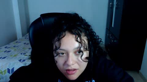 Snapshot of freud_x_louise1 chatting on 01/17/25, 05:21 Louise  online show from 01/17/25, 05:21