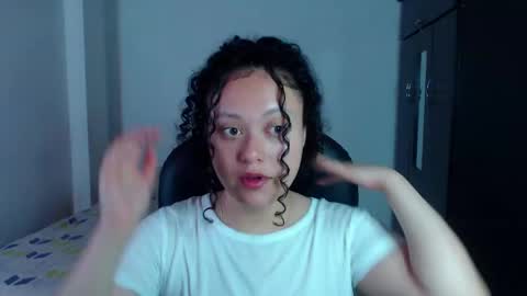 Snapshot of freud_x_louise1 chatting on 01/20/25, 05:15 Louise  online show from 01/20/25, 05:15