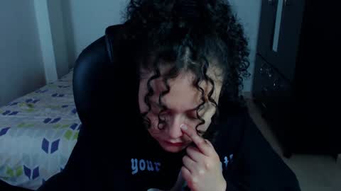 Snapshot of freud_x_louise1 chatting on 02/24/25, 05:11 Louise  online show from 02/24/25, 05:11