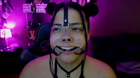 Snapshot of freya_aspen chatting on 12/06/24, 09:32 online show from 12/06/24, 09:32