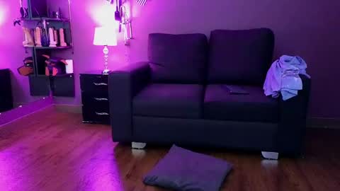 Snapshot of freya_aspen chatting on 12/17/24, 06:35 online show from 12/17/24, 06:35