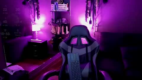 Snapshot of freya_aspen chatting on 01/11/25, 07:06 online show from 01/11/25, 07:06