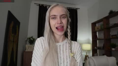 Freya online show from 04/16/26, 08:09