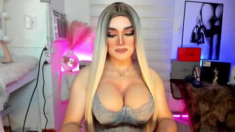 Miss Frea  online show from 09/25/25, 02:15