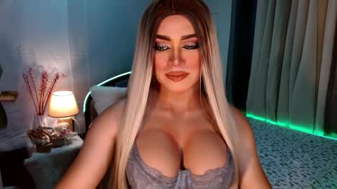 Miss Frea  online show from 10/09/25, 12:30