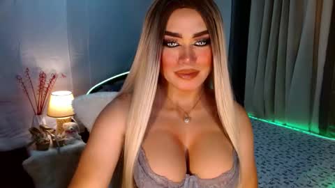 Miss Frea  online show from 10/10/25, 01:15