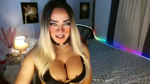 Snapshot of freya_lovestocum chatting on 06/11/26, 01:38 Miss Frea online show from 06/11/26, 01:38