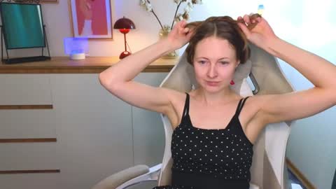 Snapshot of freya_nilsson chatting on 12/11/24, 07:25 Freya online show from 12/11/24, 07:25