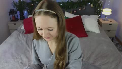 Snapshot of freya_nilsson chatting on 12/28/24, 12:35 Freya online show from 12/28/24, 12:35