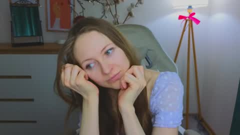 Snapshot of freya_nilsson chatting on 02/04/25, 12:44 Freya online show from 02/04/25, 12:44