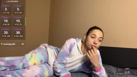 Snapshot of freyaoliver chatting on 10/26/25, 11:20 FreyaOliver online show from 10/26/25, 11:20