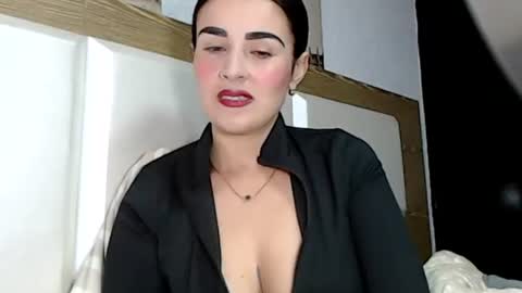 Snapshot of frida__x chatting on 07/11/26, 09:05 Frida online show from 07/11/26, 09:05