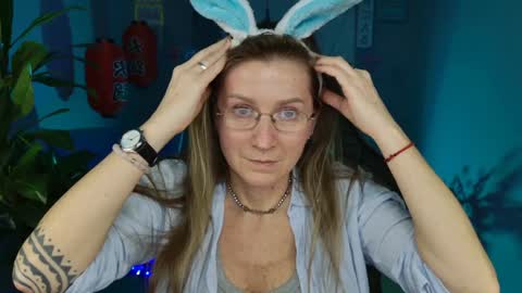 Snapshot of fridatander chatting on 12/30/24, 03:13 Frida Tander online show from 12/30/24, 03:13