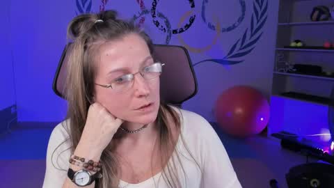 Snapshot of fridatander chatting on 02/10/25, 06:35 Frida Tander online show from 02/10/25, 06:35